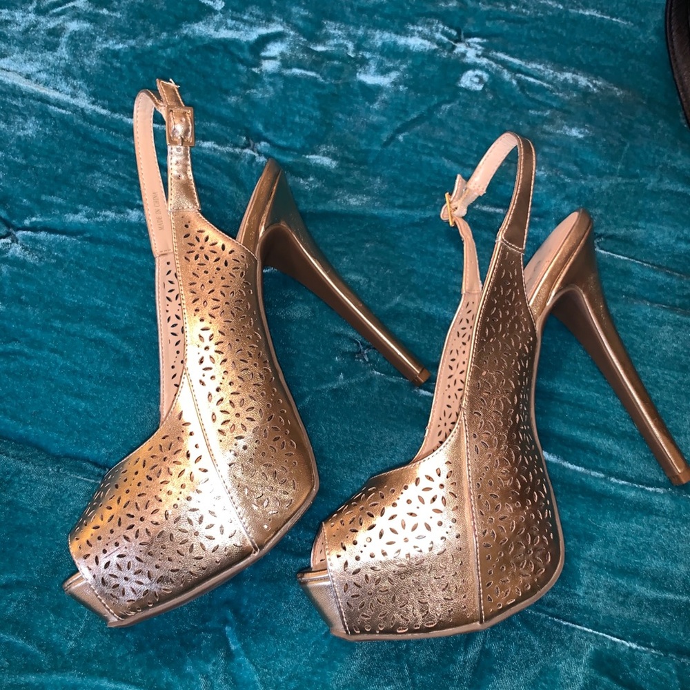 Gold BCBGeneration high heel